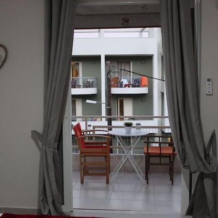 Zoe Apartments تولو المظهر الخارجي الصورة