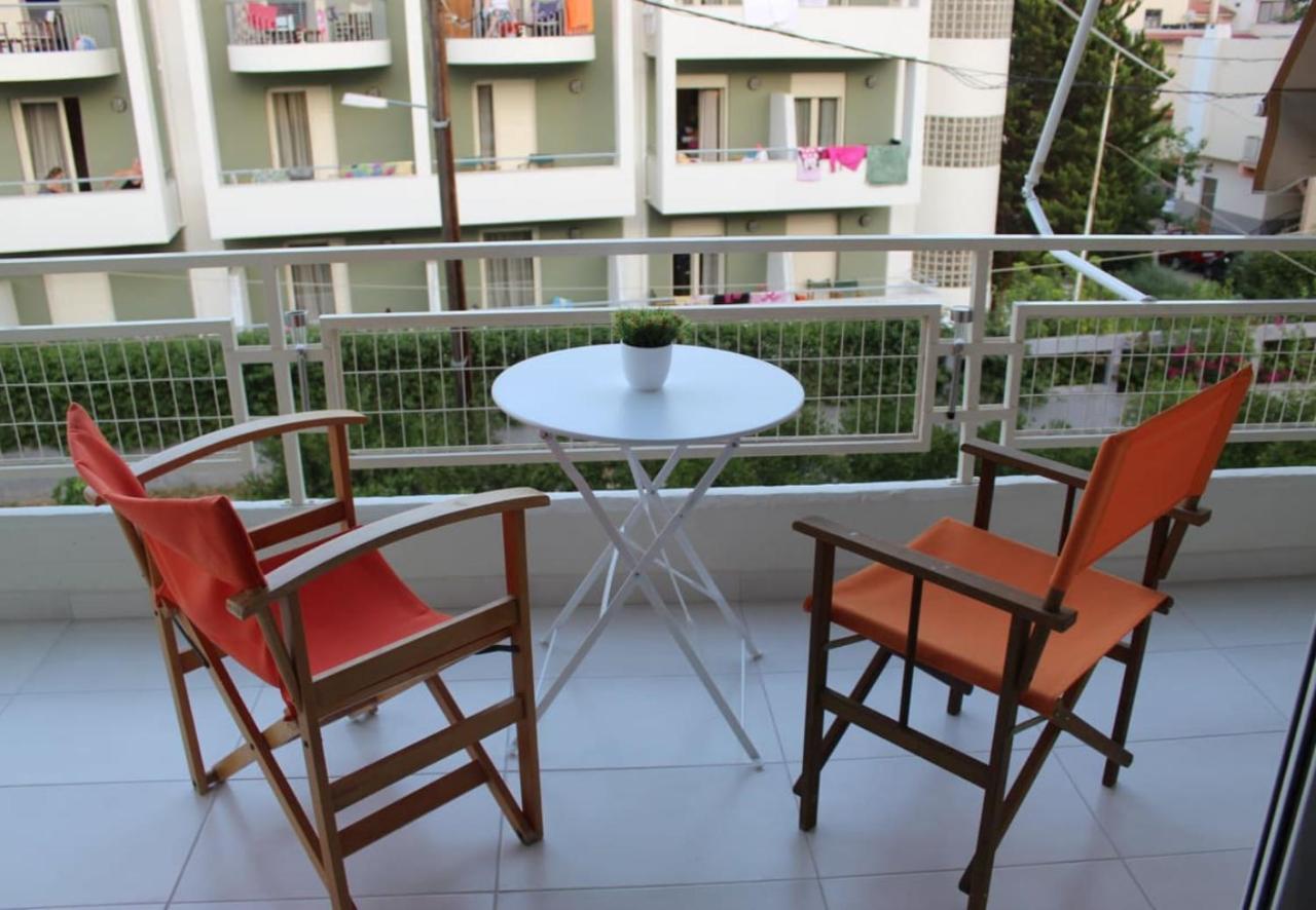 Zoe Apartments تولو المظهر الخارجي الصورة