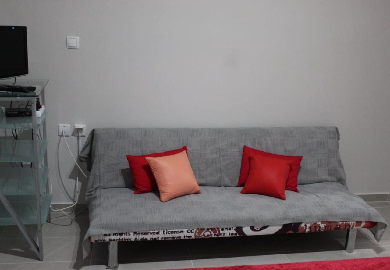 Zoe Apartments تولو المظهر الخارجي الصورة
