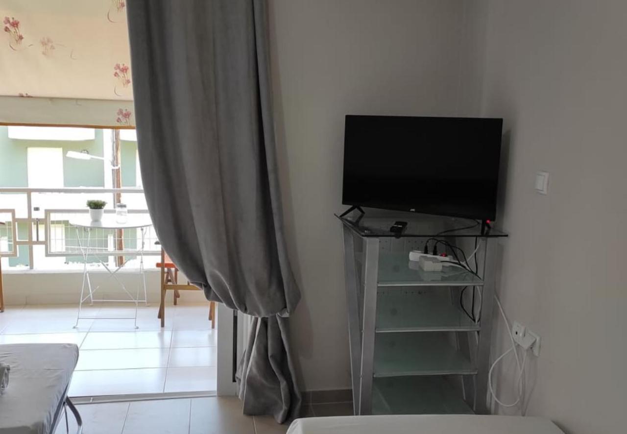 Zoe Apartments تولو المظهر الخارجي الصورة